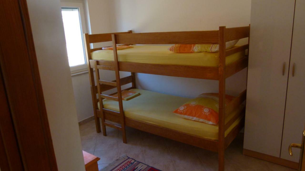 Apartmani Lucija1897 Starigrad Paklenica Bagian luar foto