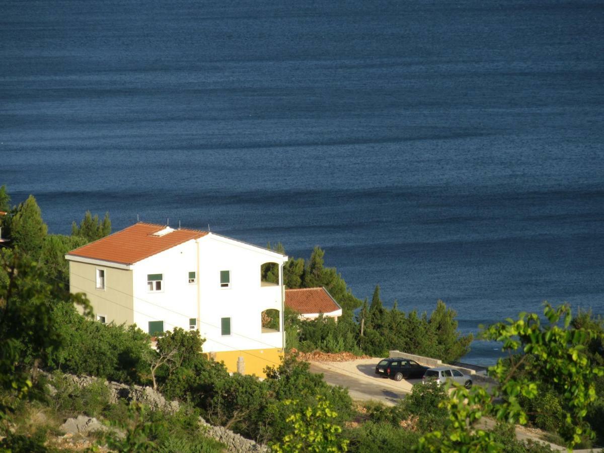 Apartmani Lucija1897 Starigrad Paklenica Bagian luar foto