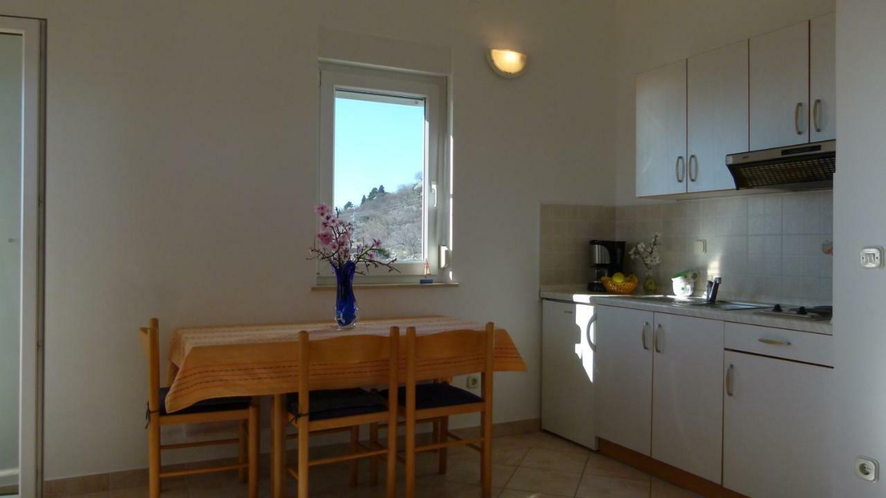 Apartmani Lucija1897 Starigrad Paklenica Bagian luar foto
