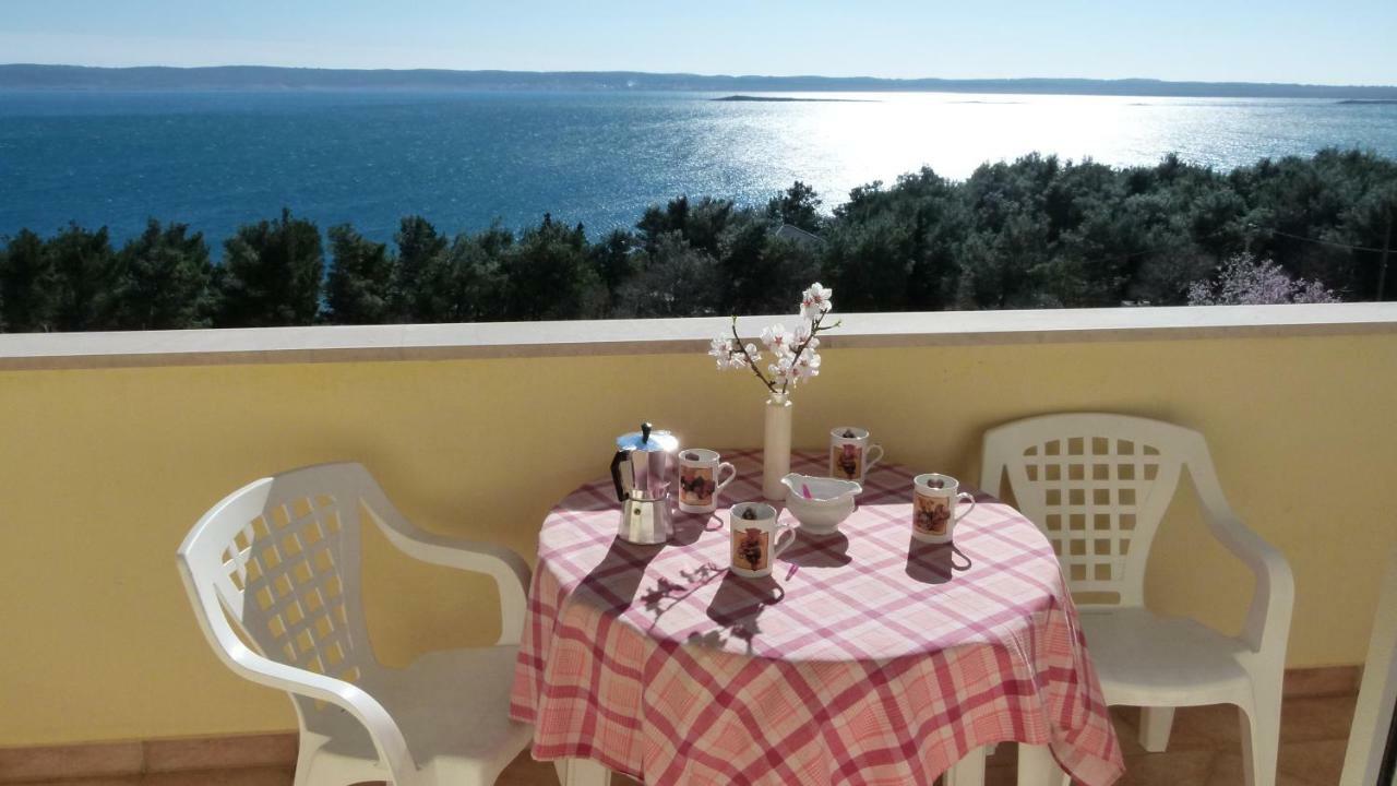 Apartmani Lucija1897 Starigrad Paklenica Bagian luar foto