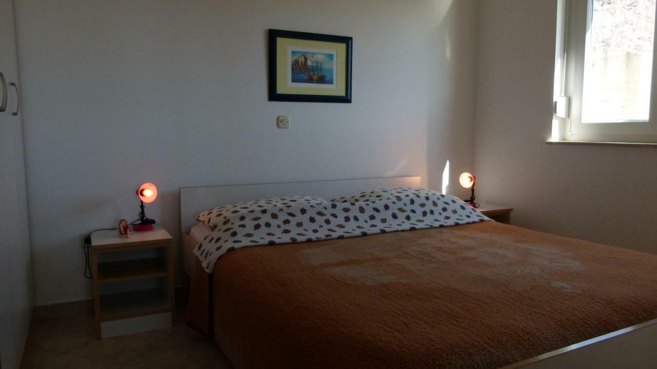Apartmani Lucija1897 Starigrad Paklenica Bagian luar foto