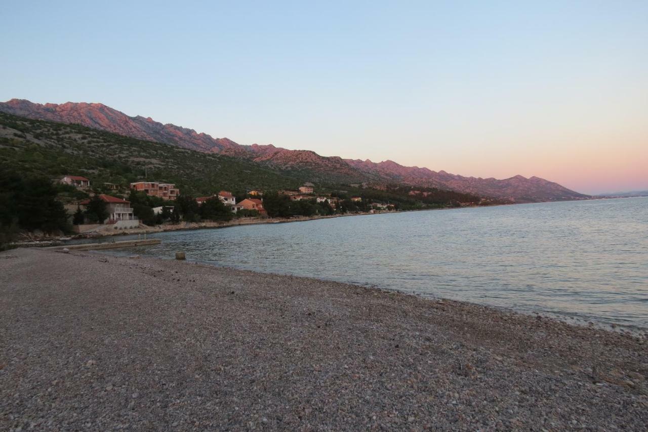 Apartmani Lucija1897 Starigrad Paklenica Bagian luar foto